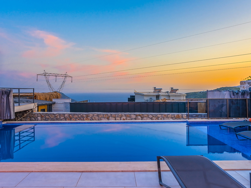  gece  -  Kasım
  | Kalkan Akbel’de Deniz Manzaralı, Jakuzili ve Saunalı Balayı Villası | 4 Kişilik Özel Tatil